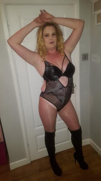 Foxyblondbee